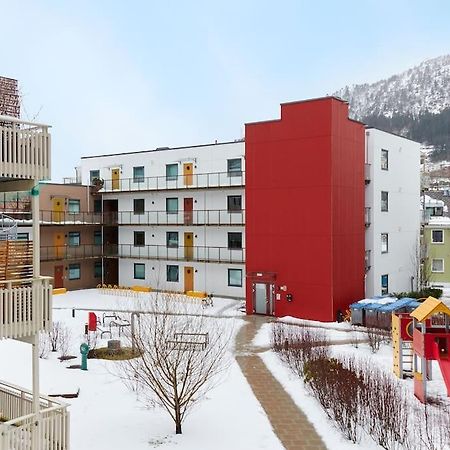 Bergen'S Finest: Sleek Oasis With Two Bedroom Exterior photo