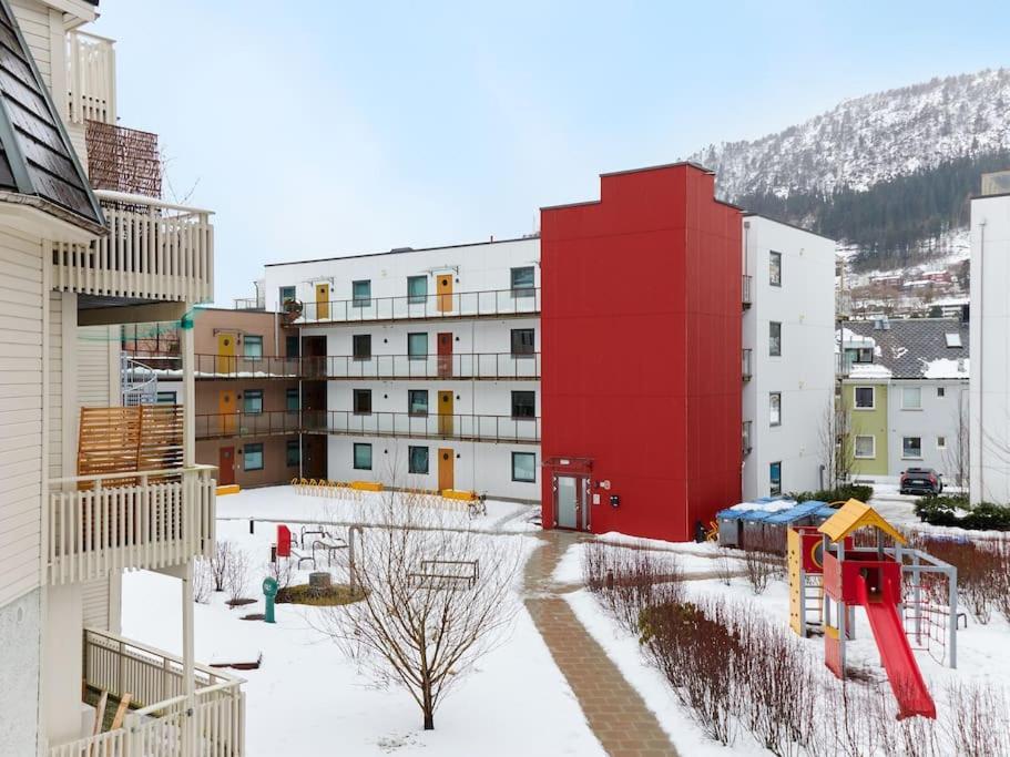 Bergen'S Finest: Sleek Oasis With Two Bedroom Exterior photo